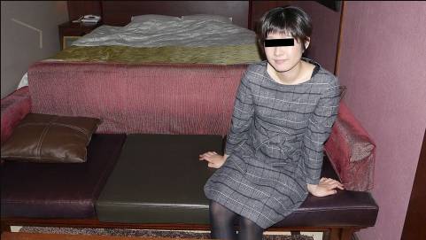 童顔熟女の大胆な不倫模様 原えり