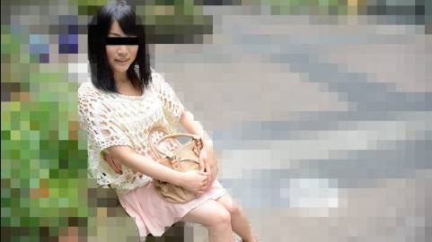 乳がんの意識調査アンケートと称し、乳腺を揉みまくって最後は中出しまでやっちゃった ちなつ